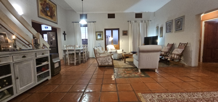 6 Bedroom Property for Sale in Middedorp Western Cape